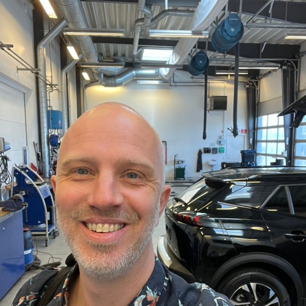 Bjarke Petersen ude hos en kunde